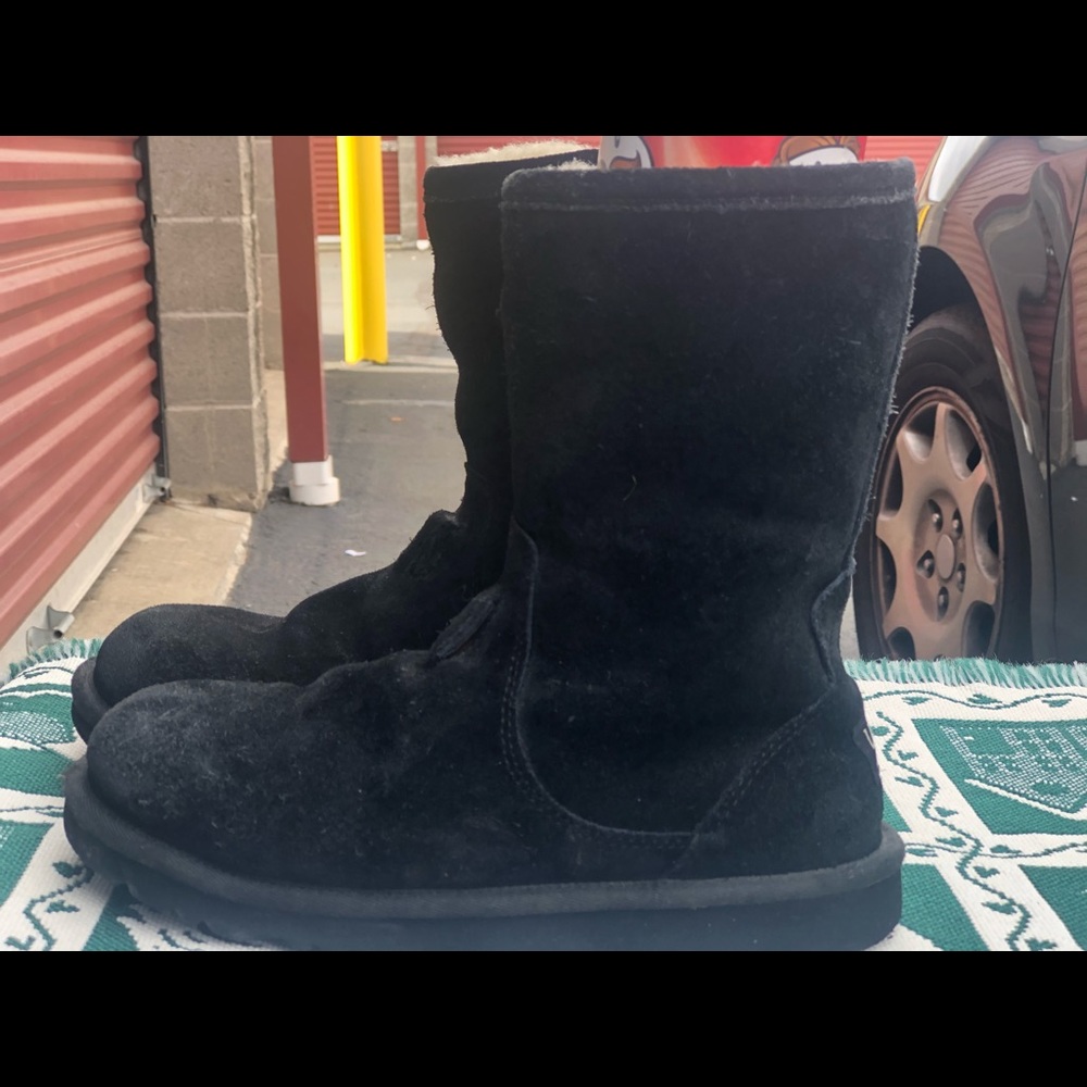 UGG 3287 Clovis Side Zip Sheepskin Boots Girl Sz 4